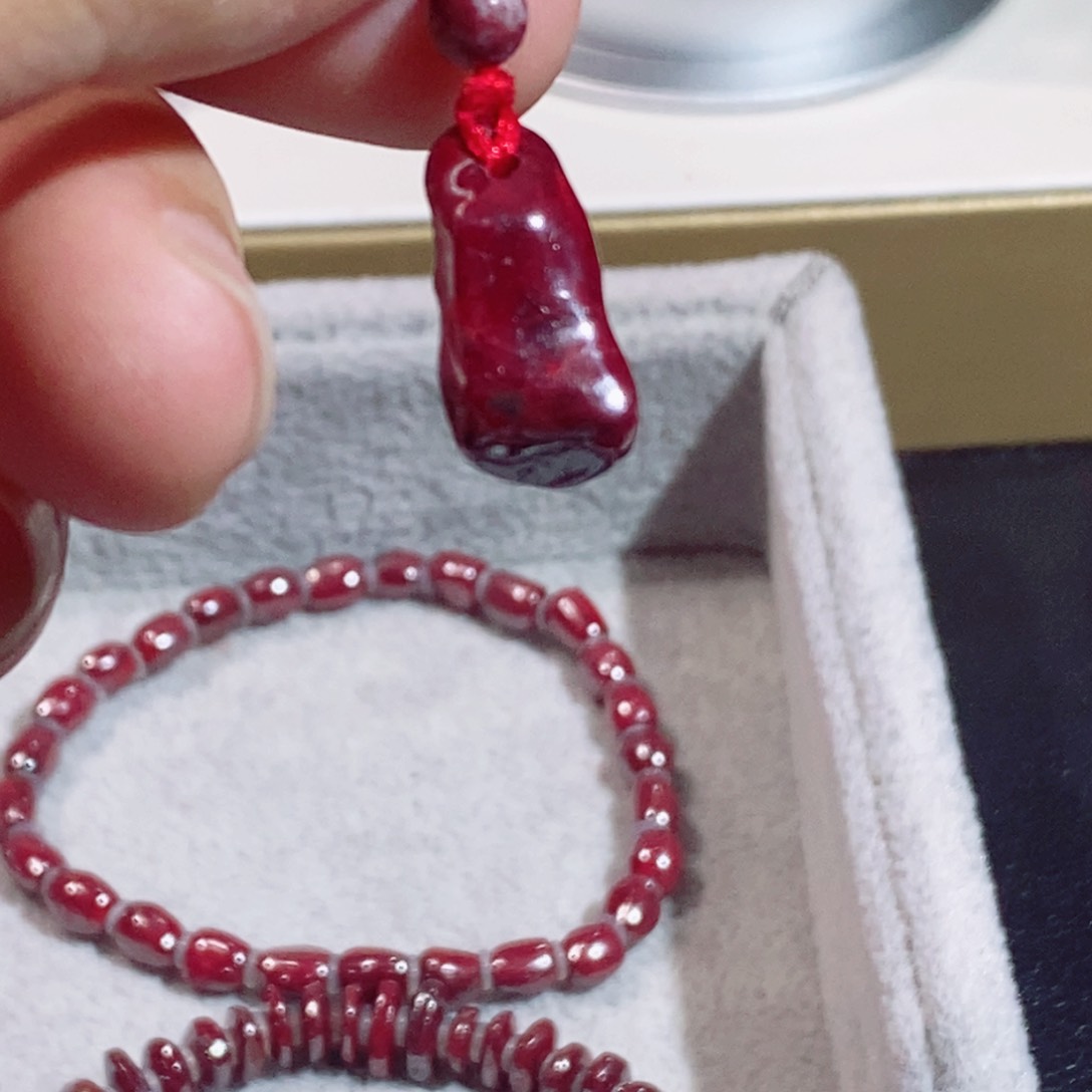 天然辰砂带火彩无根砂