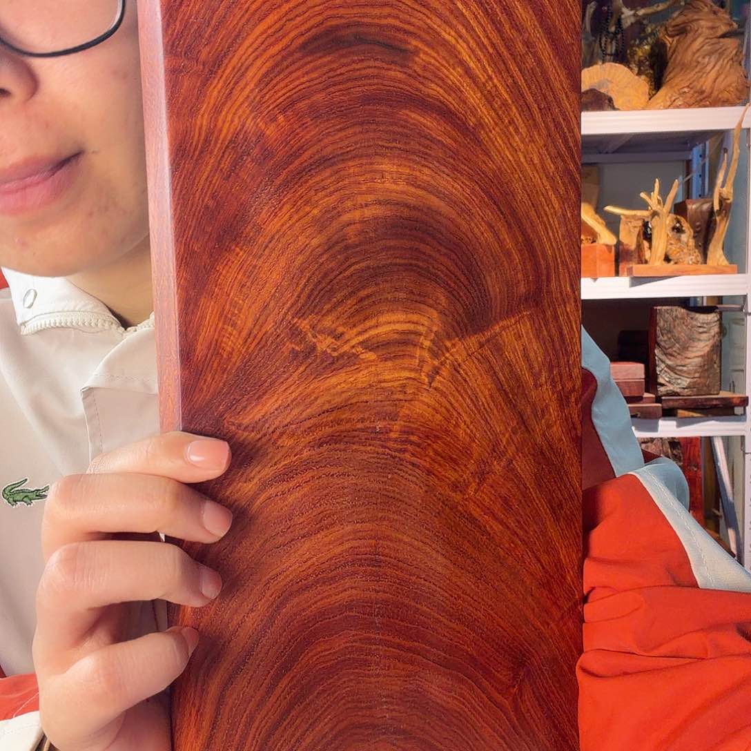 紫檀木类端景台龙**玉