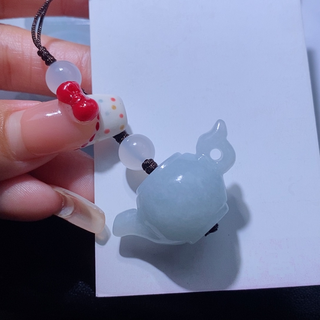 翡翠挂件未镶嵌翡翠