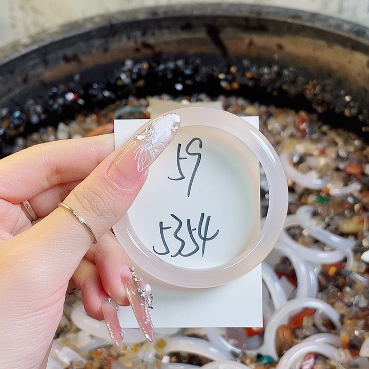 玛瑙/玉髓手镯未镶嵌59