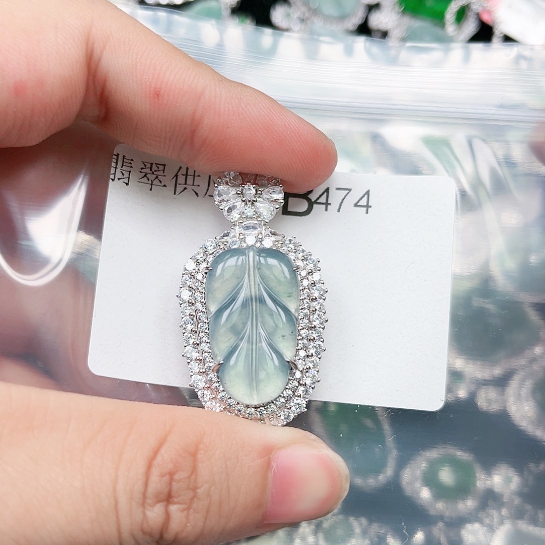 翡翠颈饰未镶嵌翡翠474