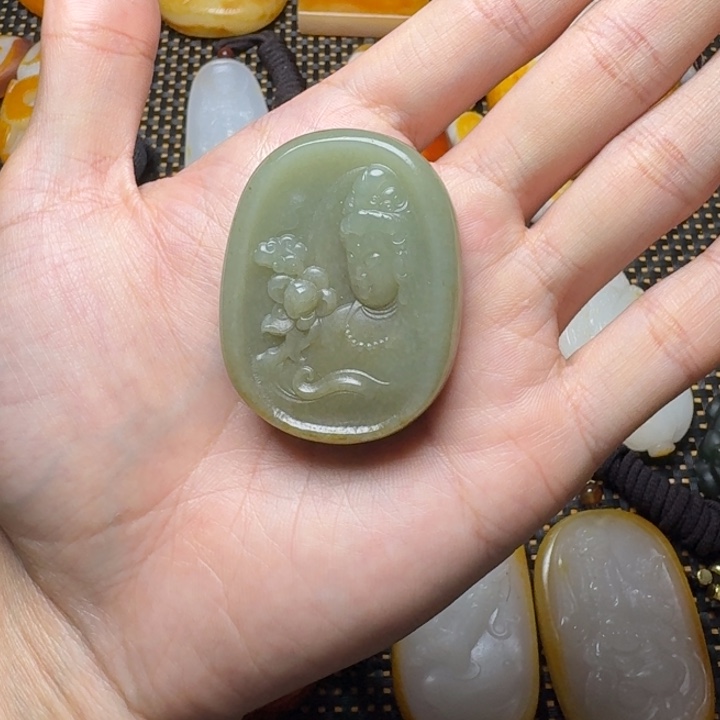 和田玉未镶嵌颈饰