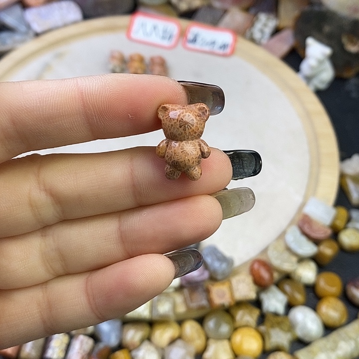 针钠钙石（海纹石）未镶嵌颈饰