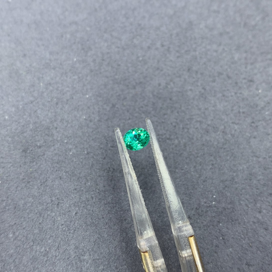 祖母绿裸石0.51ct玻璃体祖母绿