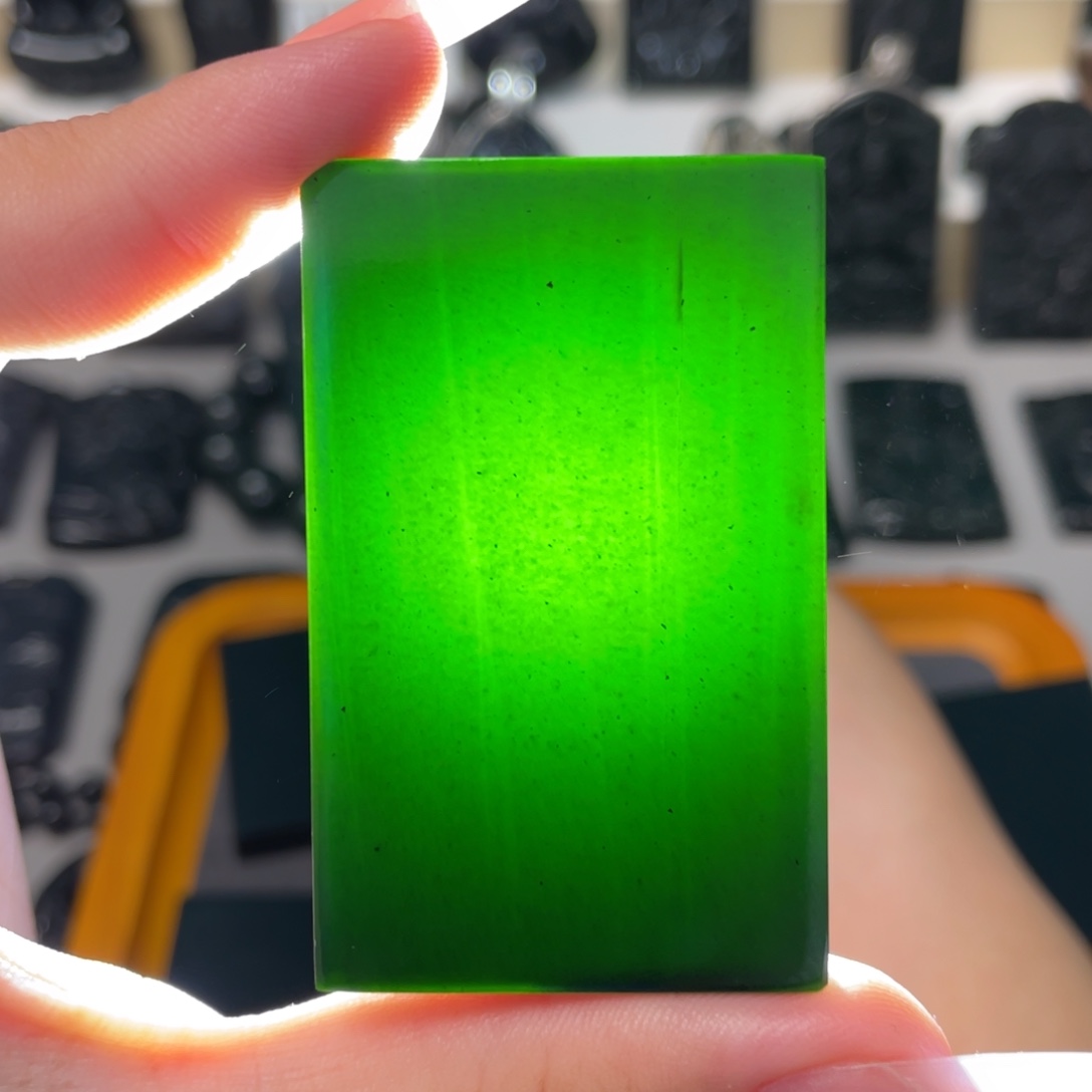 薛***敌蛇纹石玉未镶嵌吊坠