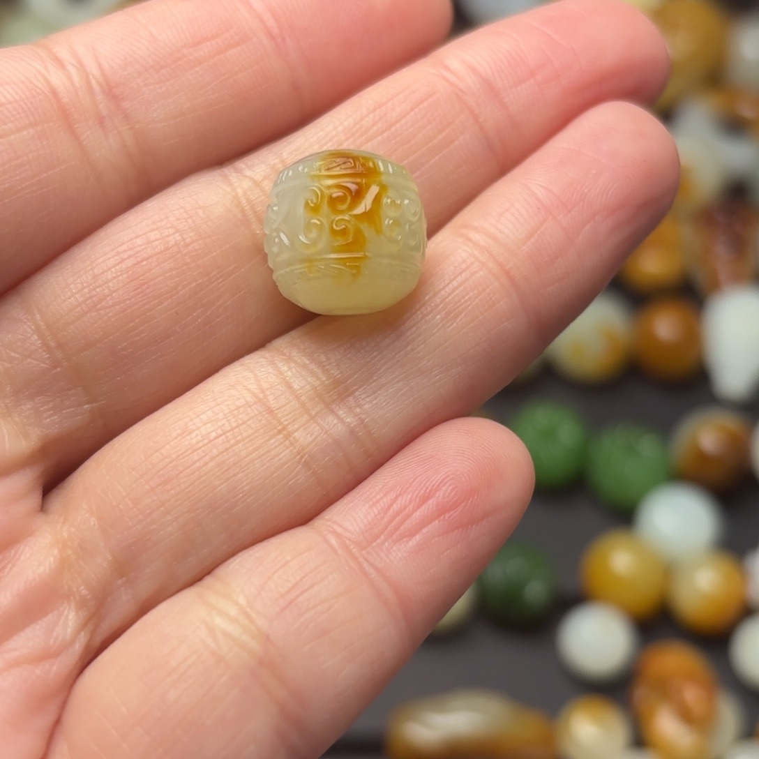 和田玉颈饰未镶嵌狼*士