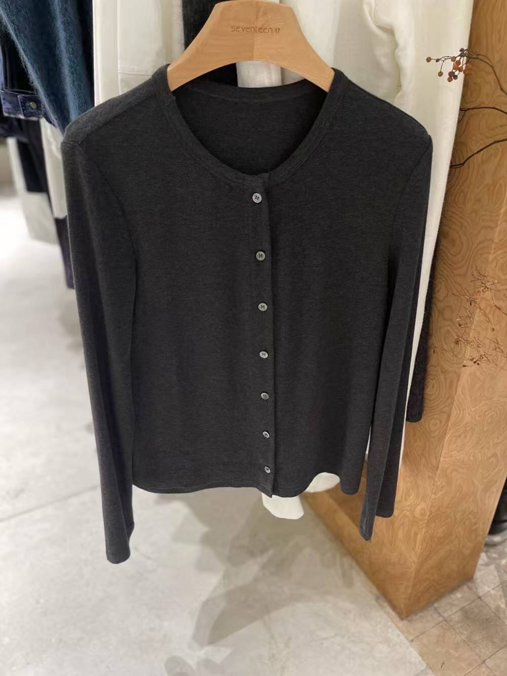 （1261-1270编码）兰兰女装店上衣