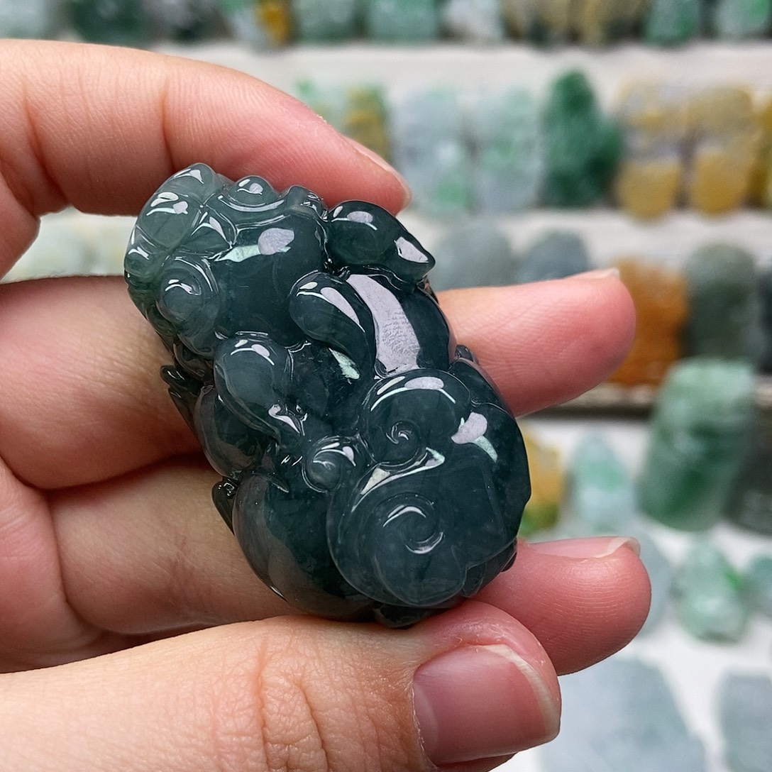 翡翠未镶嵌吊坠(赠链)