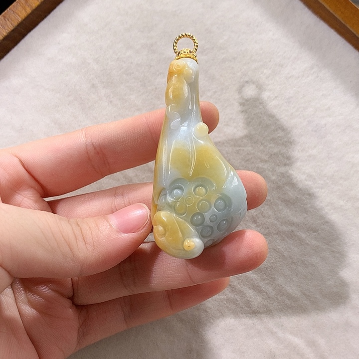 翡翠未镶嵌颈饰翡翠吊坠