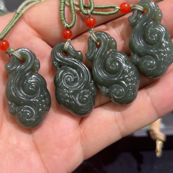 和田玉（糖玉）未镶嵌颈饰