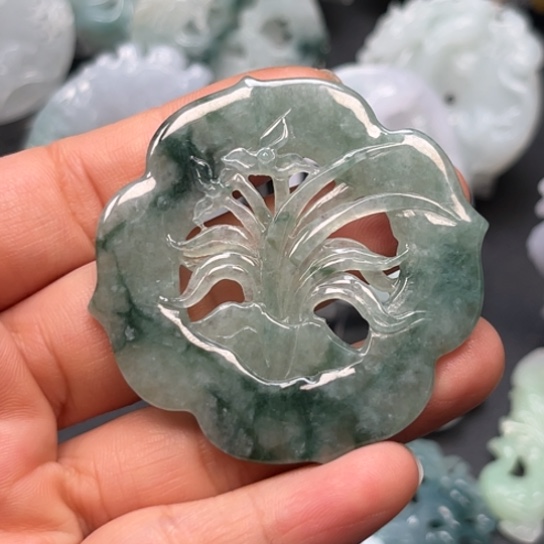 翡翠未镶嵌颈饰翡翠