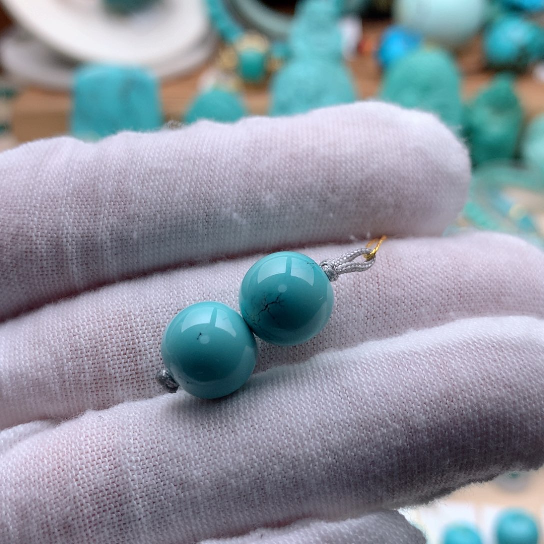 绿松石颈饰未镶嵌