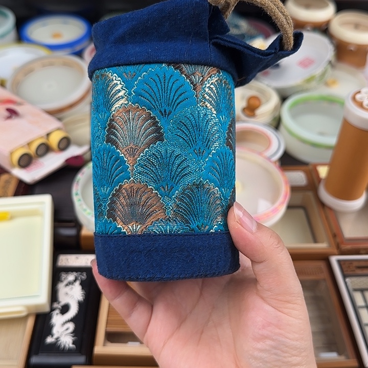 蟋蟀鸣秀纺布套…………