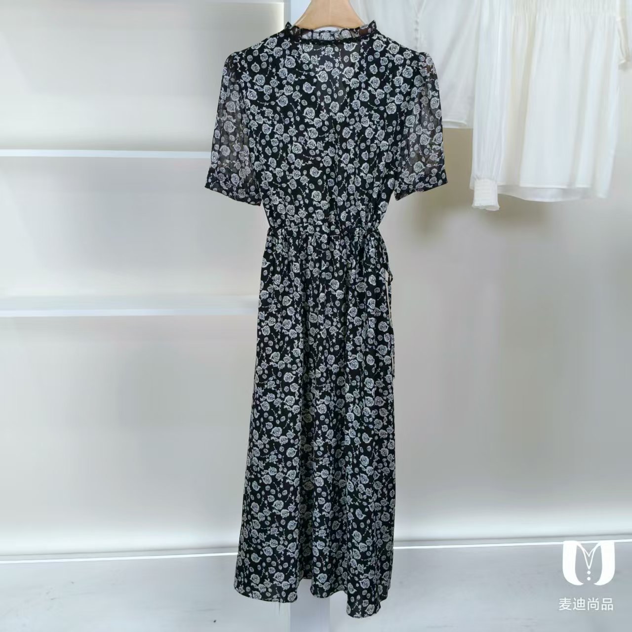 麦迪尚品【设计师】4061084 夏季简约轻薄雪纺连衣裙品牌撤柜女装