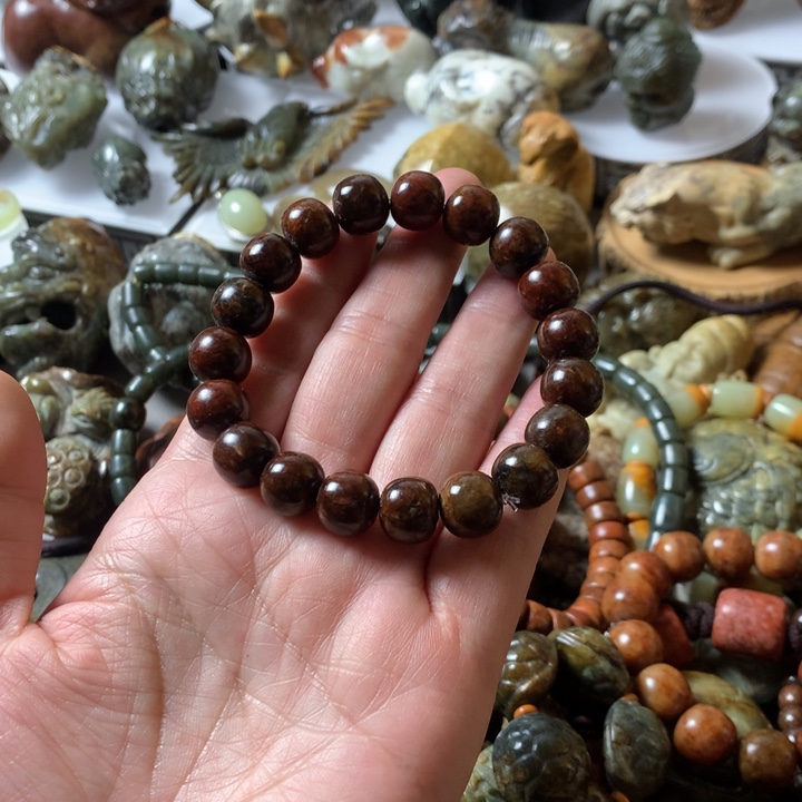 岫岩河磨玉（透闪石质玉）手链未镶嵌乐***阳