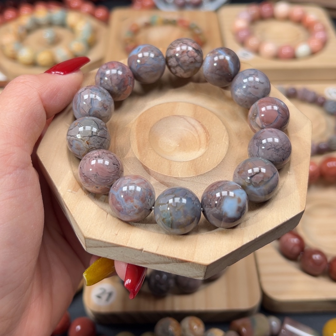 鱼***鹰石英质玉未镶嵌手链147