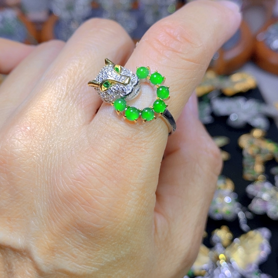 翡翠颈饰银S925镶嵌天然翡翠