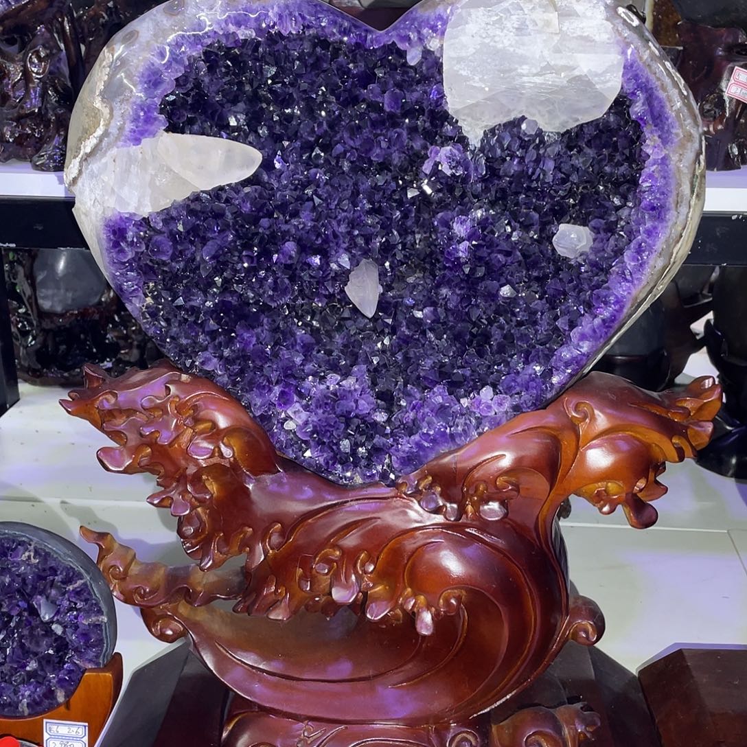 紫晶未镶嵌大型摆件（非配饰）