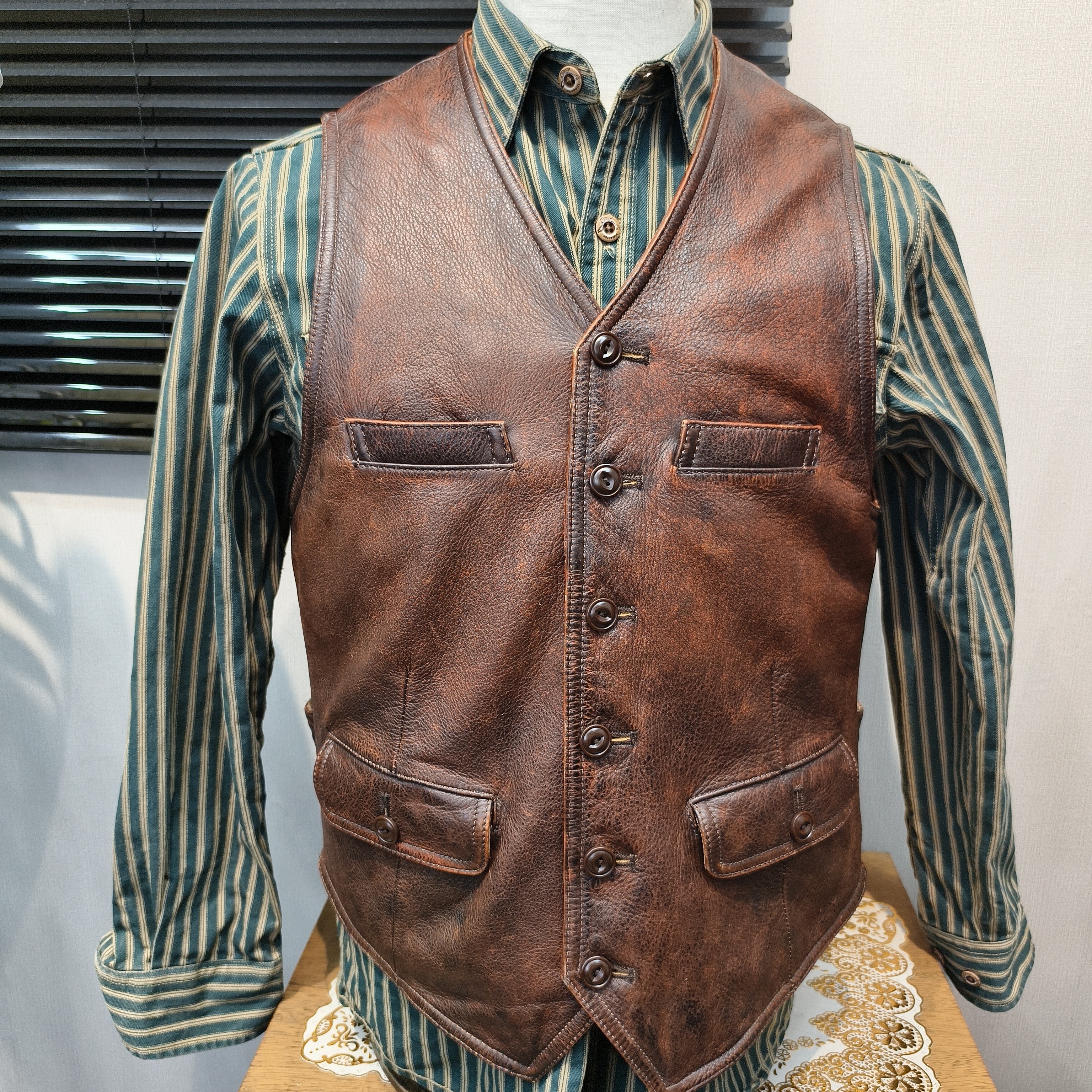 重工水洗石磨做旧复古牛皮男士马甲上衣美式皮马甲背心新款2025