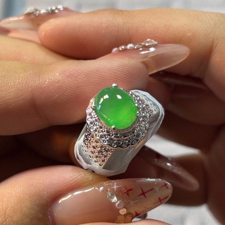 翡翠挂件未镶嵌蛋面