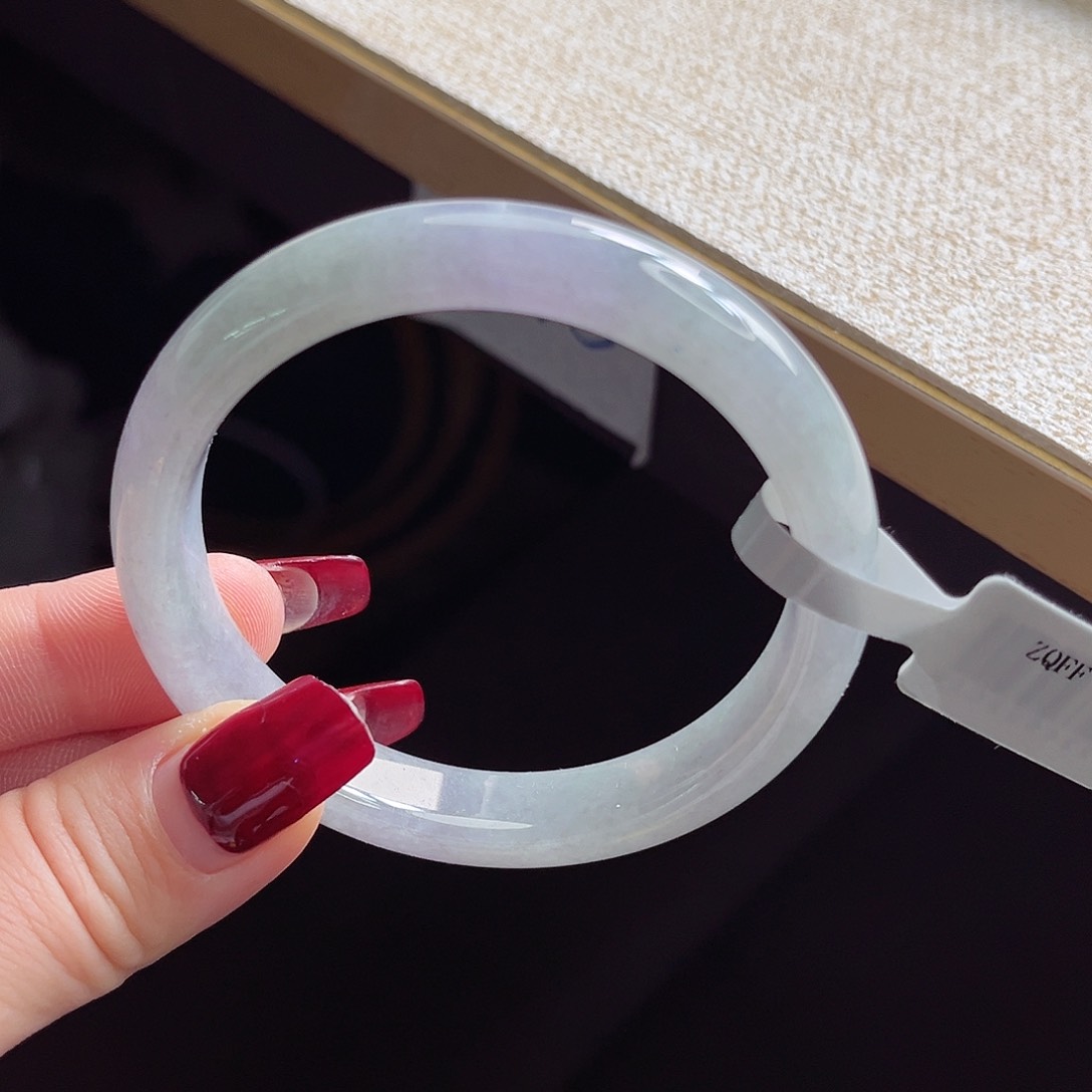 翡翠手镯未镶嵌手镯