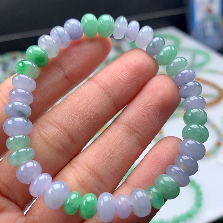 翡翠手镯未镶嵌卡