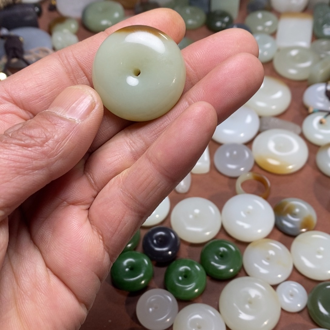 和田玉吊坠(不含链)未镶嵌星