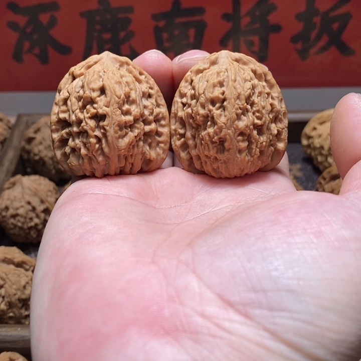 文玩核桃吊坠南疆