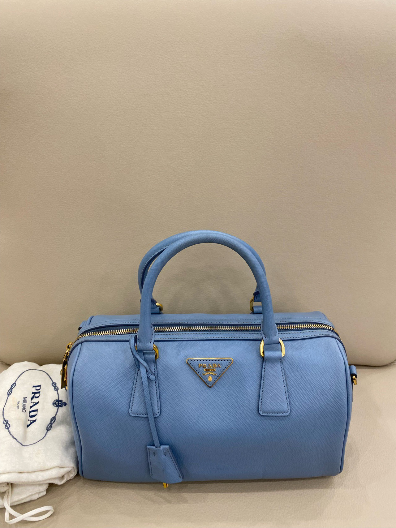 95新 Prada/普拉达 波士顿桶包 中号 浅蓝色 底长30