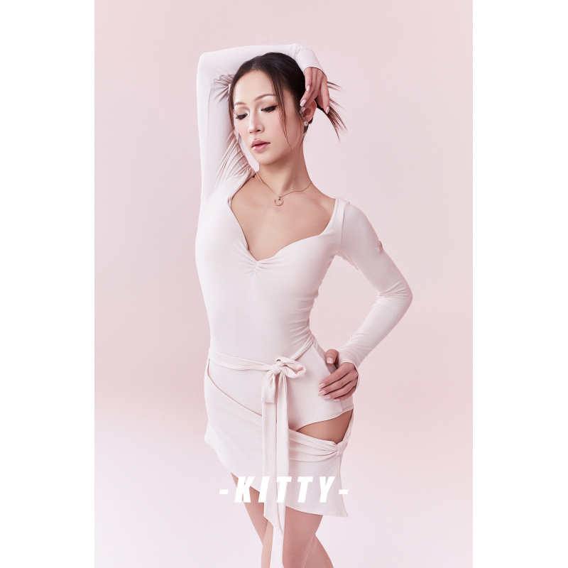 KITTY 心形领捏褶套指长袖连体衣  单色捆结绑带围裙