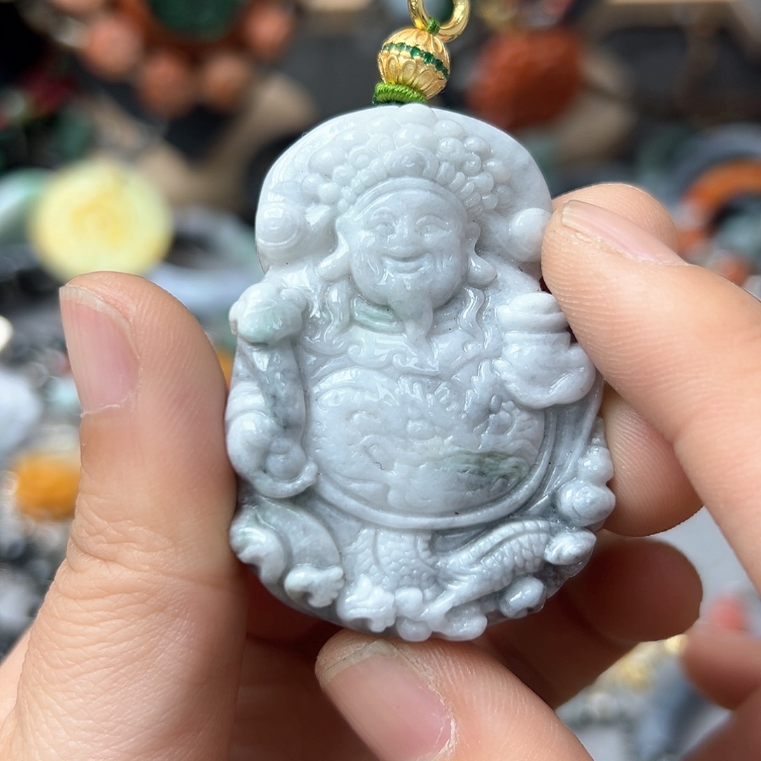 翡翠手链未镶嵌吊坠