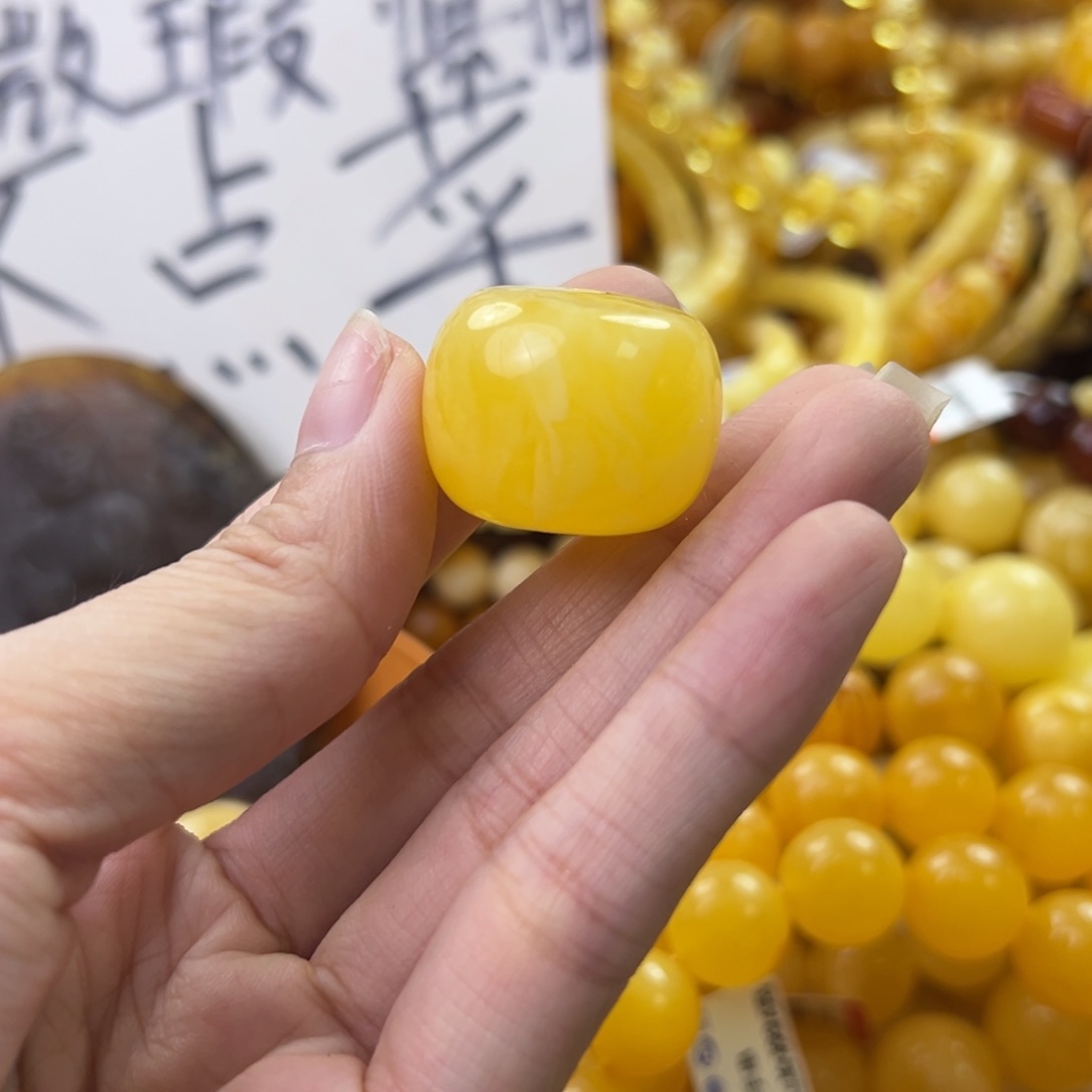 琥珀珠宝奇石未镶嵌