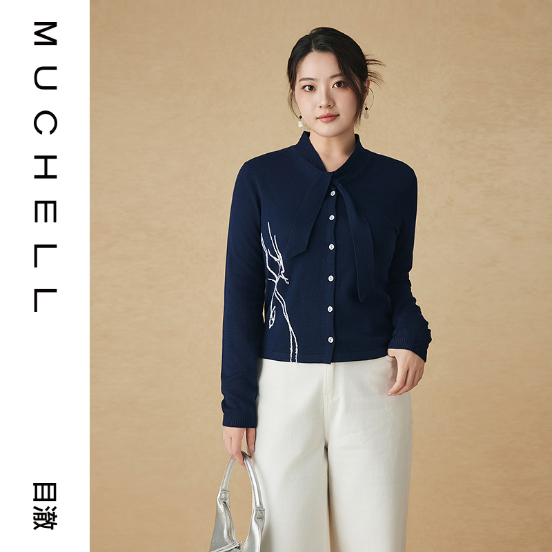 目澈MUCHELL秋季新款【雨黛衔枝】大码雨燕系带针织衫MDS4SD8511