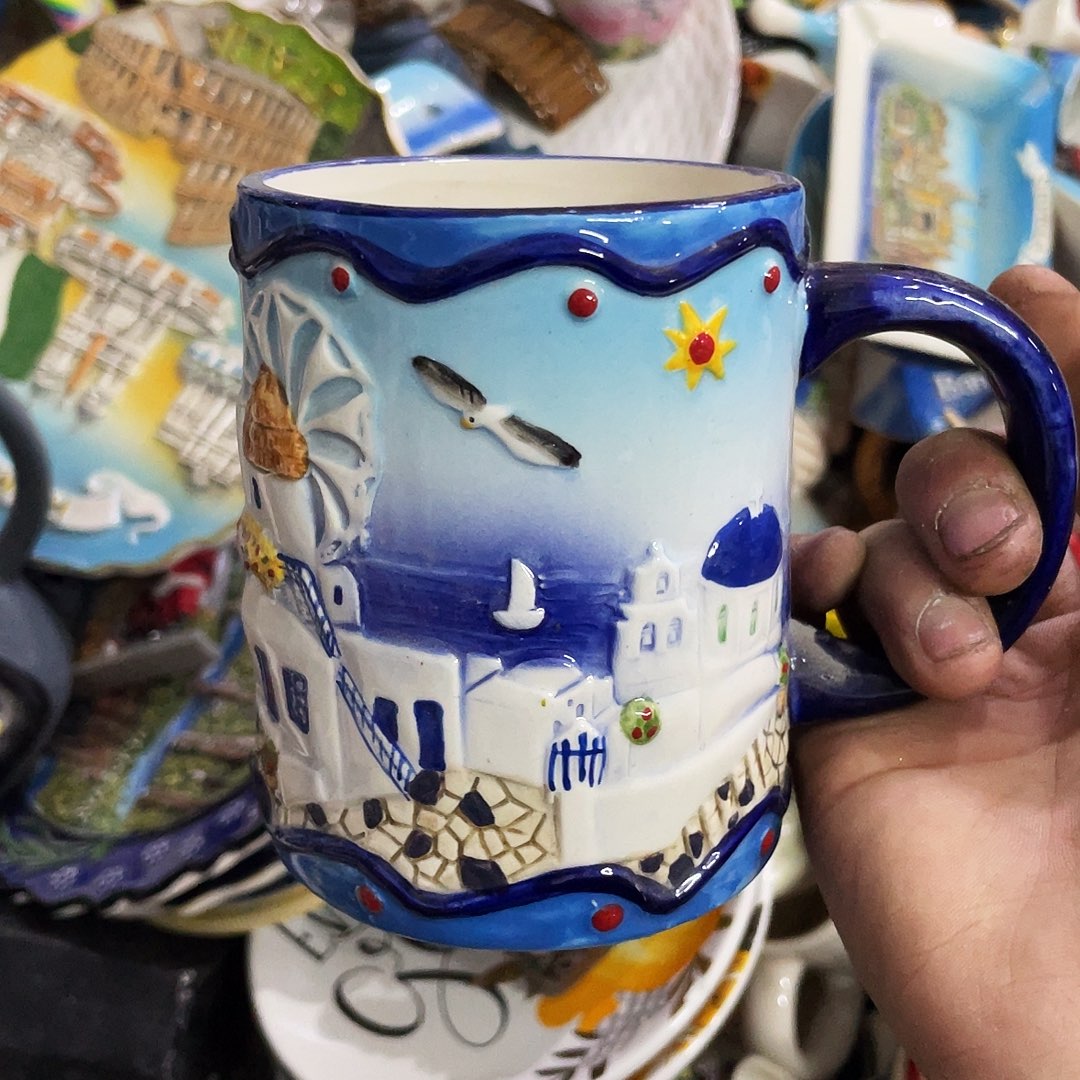 摆件   磕碰。 封釉。