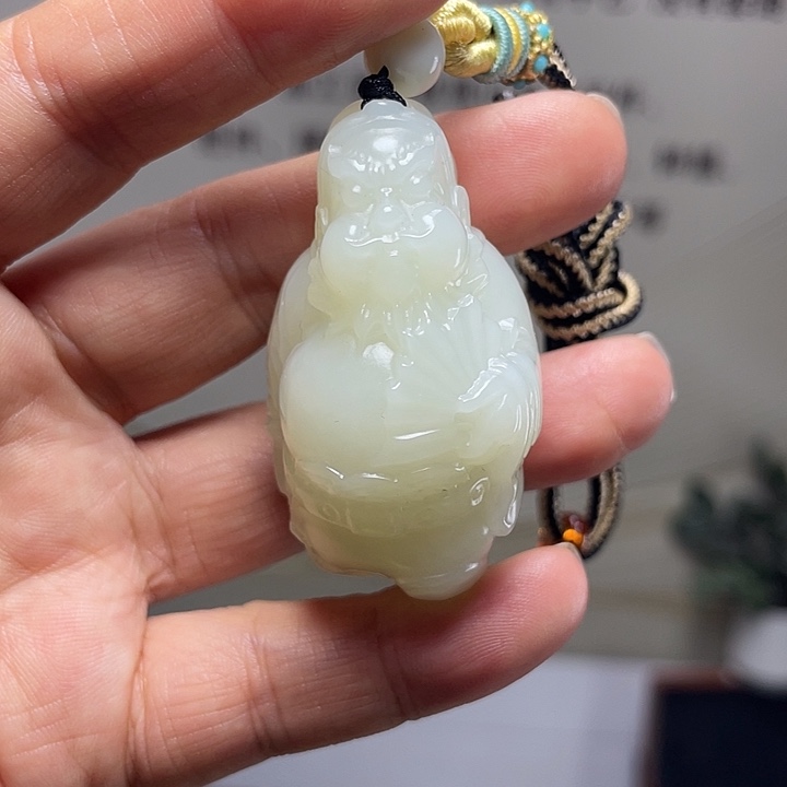 和田玉未镶嵌把件