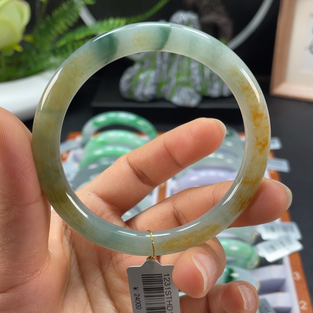 翡翠手镯未镶嵌特色黄翡飘花圆条