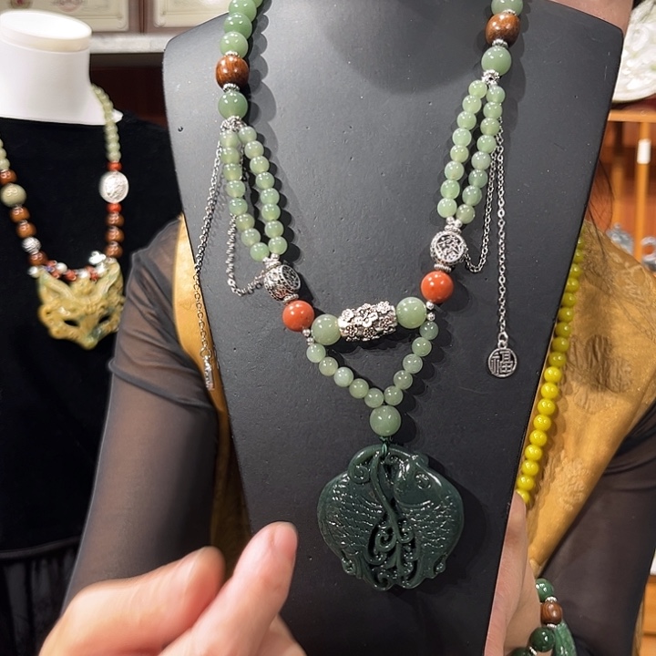 颈饰未镶嵌和田玉