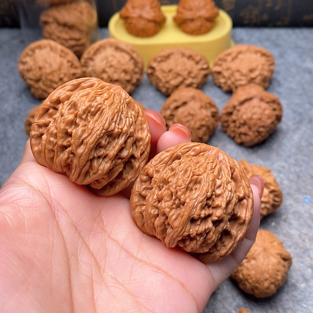 文玩核桃把件精品特价粗筋虎44