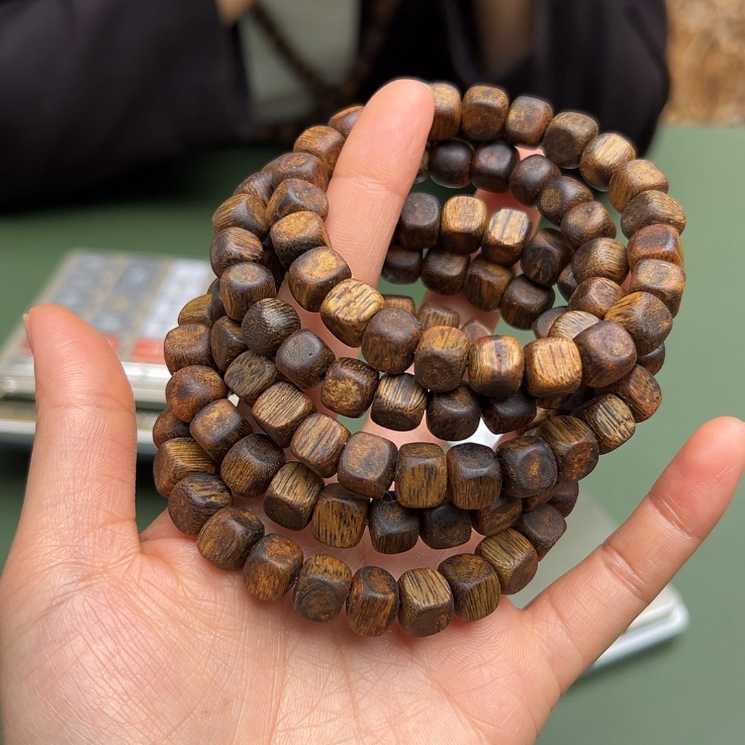 沉香手串乌身8克卡0.8多样性发一条