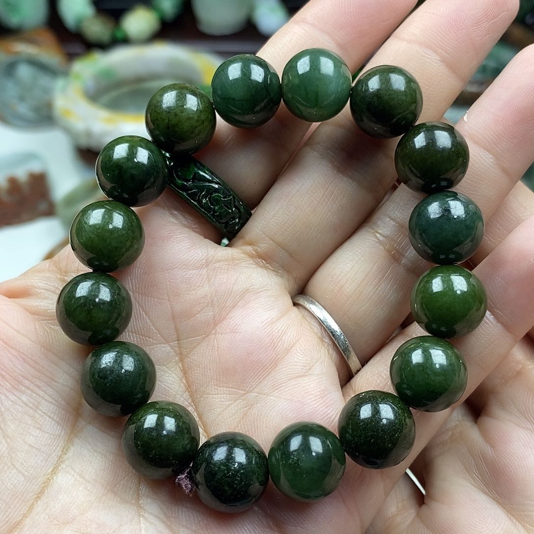 颈饰未镶嵌翡翠手串