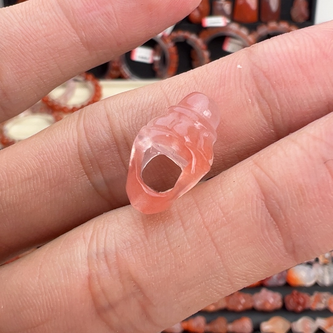 南红玛瑙未镶嵌颈饰金刚杵