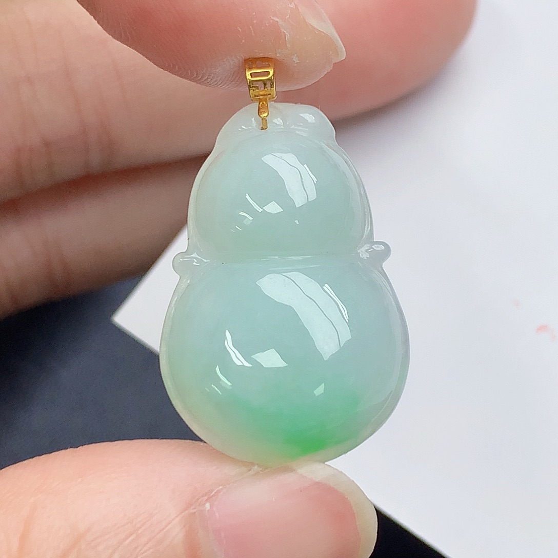 颈饰18K金镶嵌翡翠