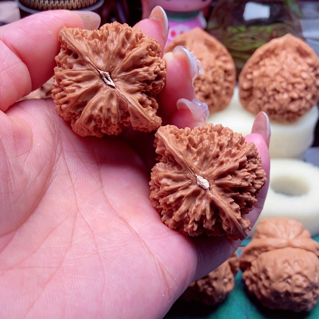 文玩核桃吊坠满天星全品44已打底