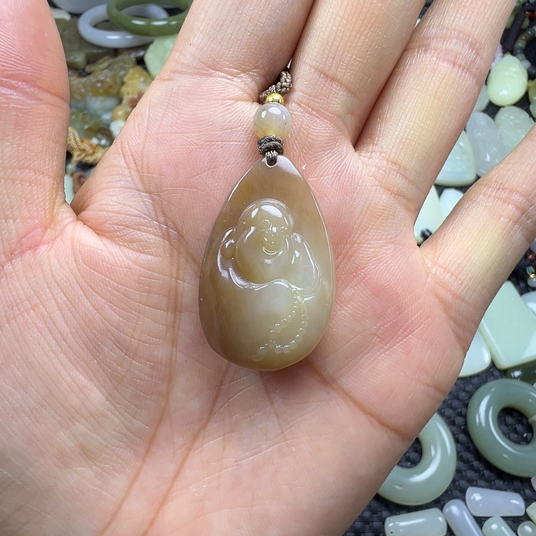 顾***和田玉未镶嵌颈饰福利漏，不退不换