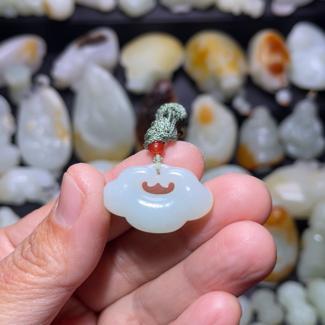 和田玉颈饰未镶嵌