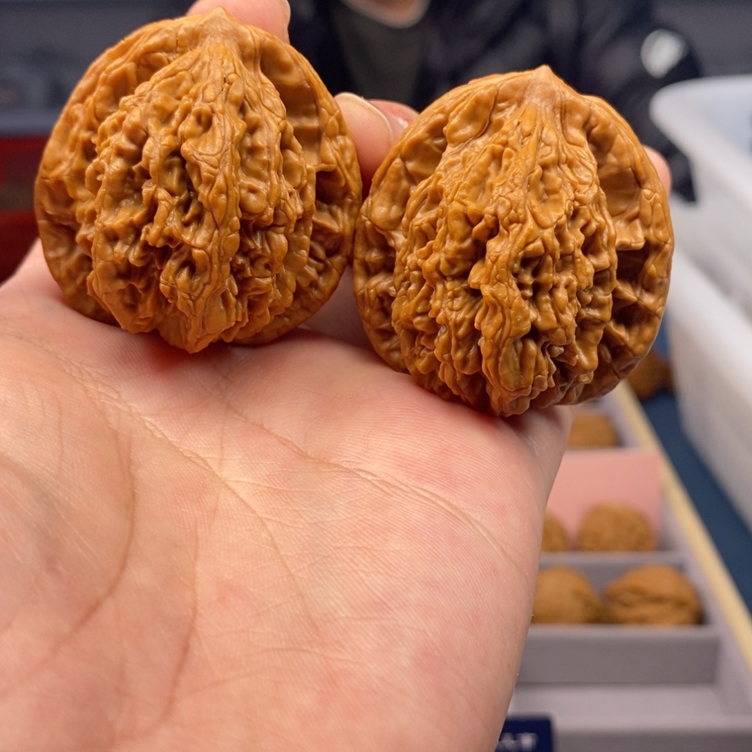 文玩核桃把件全品麦穗虎头45