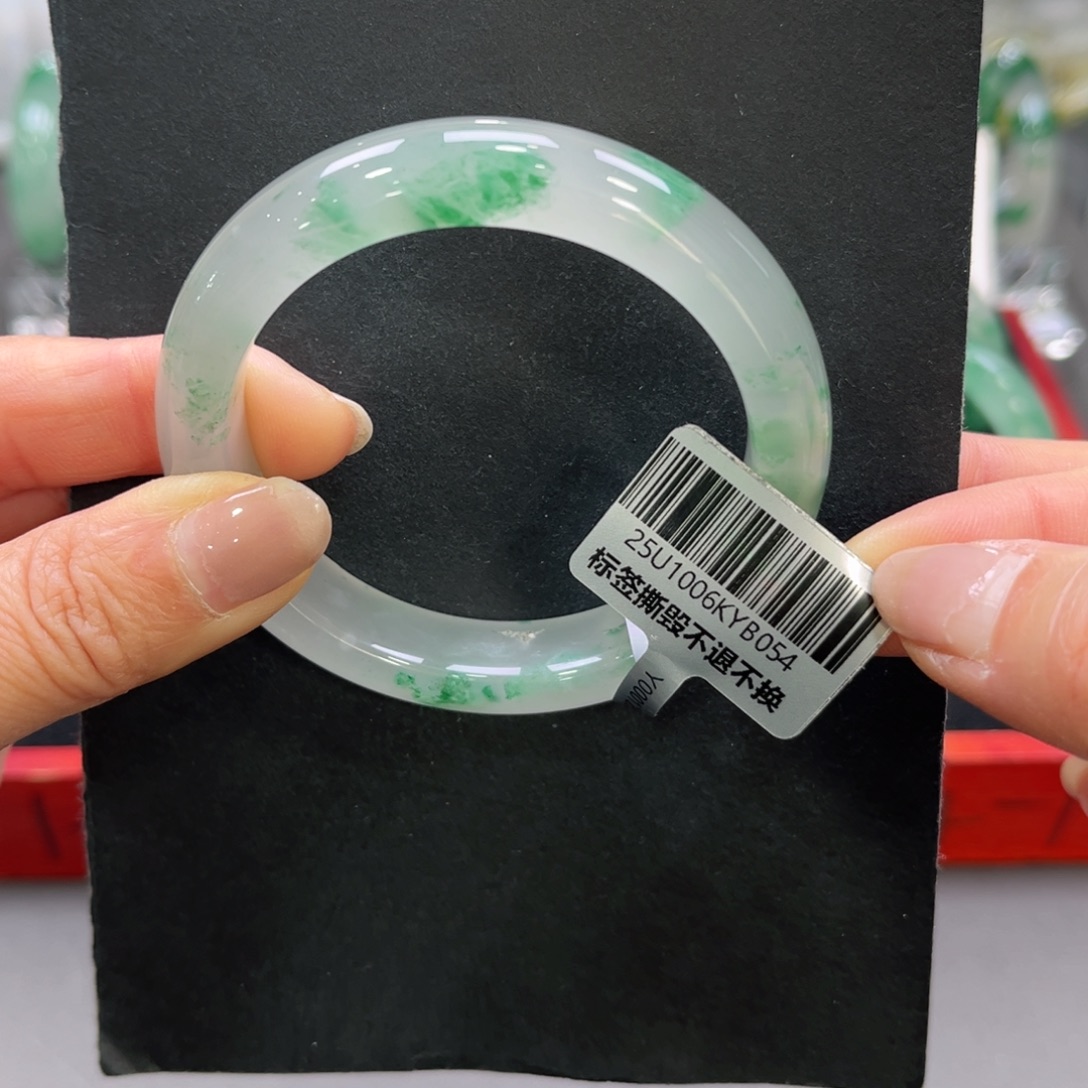 “***甜石英质玉（非洲翠）未镶嵌手镯➕小玥54