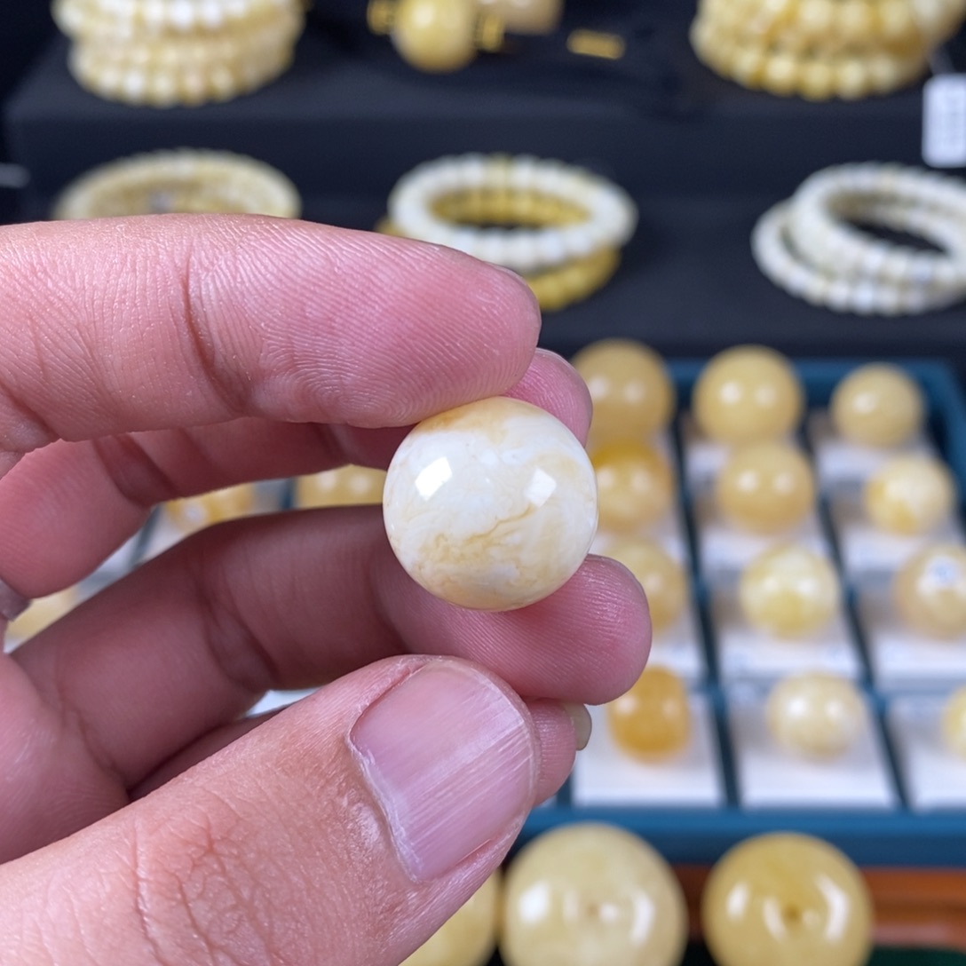 未镶嵌蜜蜡珠宝奇石