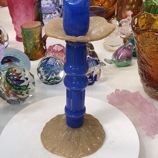 琉璃花瓶瓶高27厘米宽3厘米