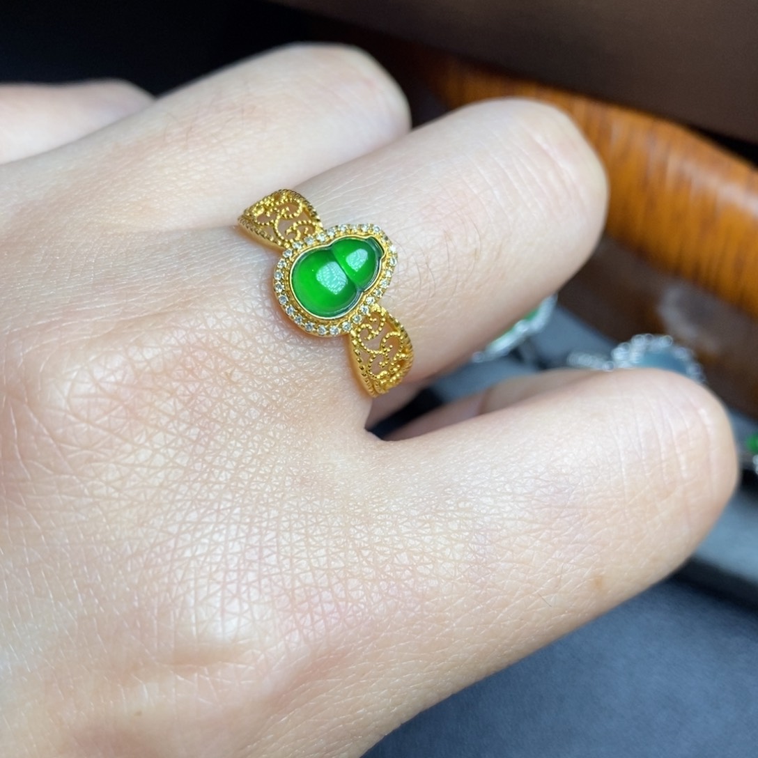 翡翠戒指18K金镶嵌18Ｋ金葫芦戒指